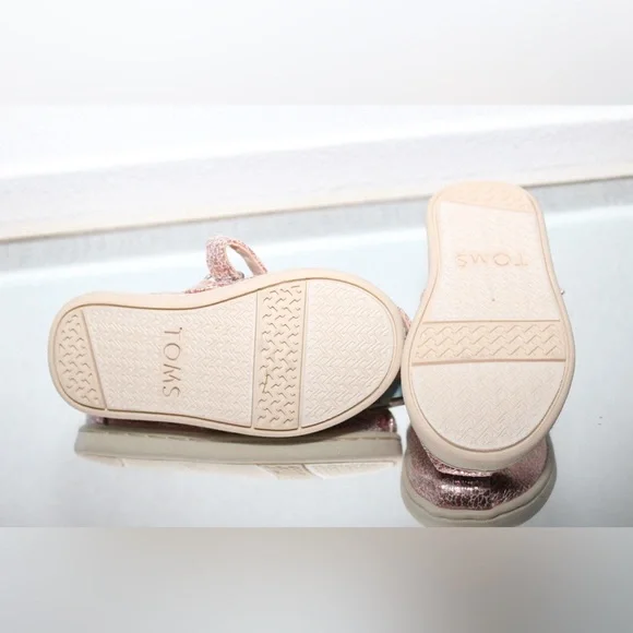 TOMS Crackle Foil Toddler Girls Mary Jane’s Shoes Brand New Size 5 Dusty Peony - Picture 5 of 10